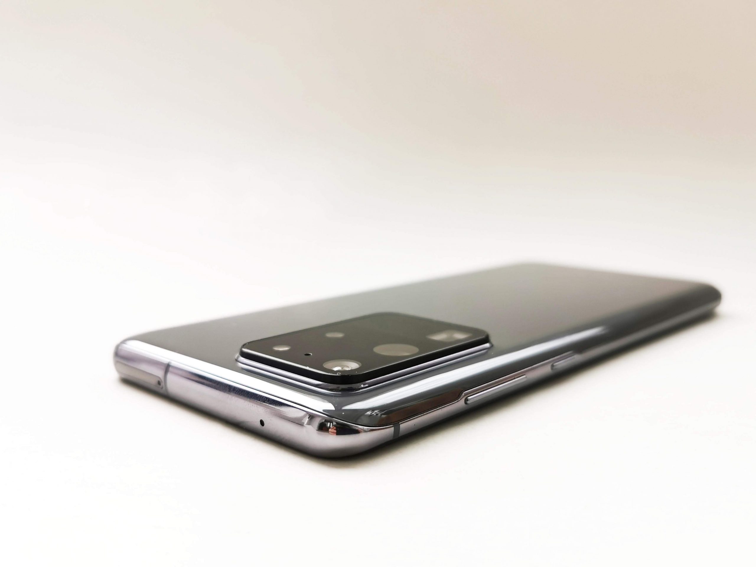 Samsung Galaxy S20 Ultra 5G – Hands-on Review Romana si Pareri - 2