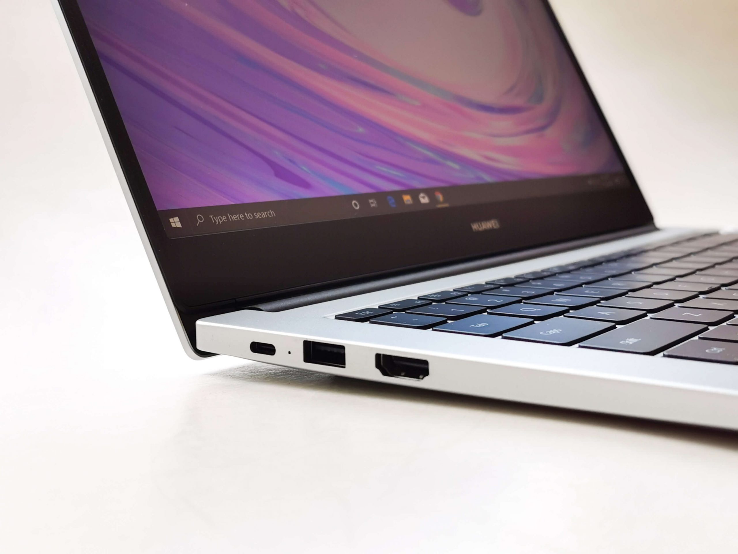 Cum iti poate creste productivitatea un laptop de zi cu zi - Huawei MateBook D14 (5)