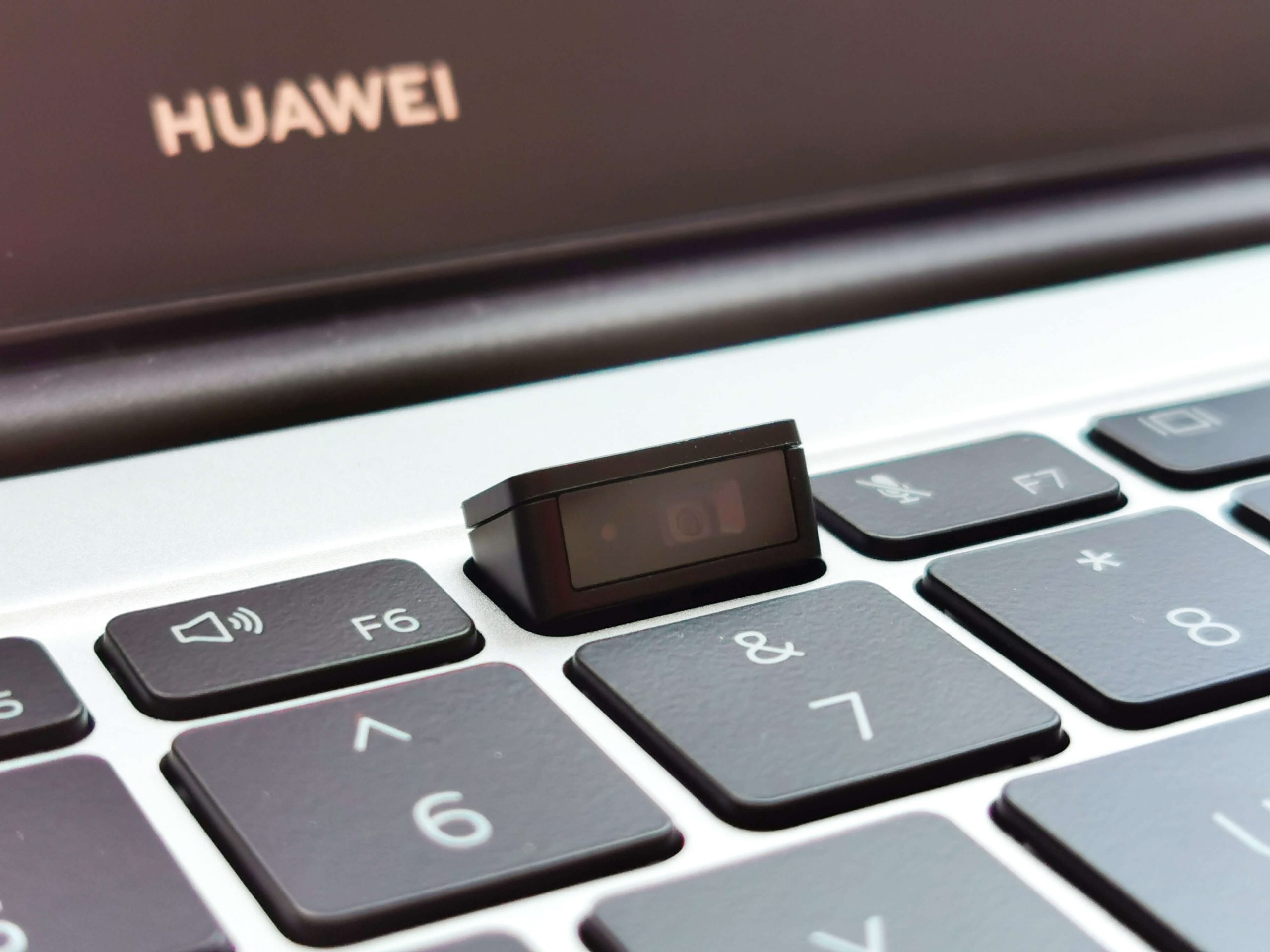 Cum iti poate creste productivitatea un laptop de zi cu zi - Huawei MateBook D14 (4)